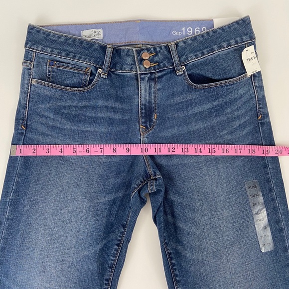 Gap 1969 NWT Boot Cut Mid-Rise Jeans. Size 31/12r - Picture 5 of 8